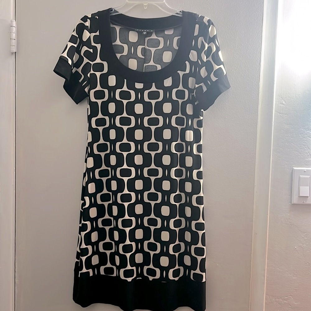 TIANA B. black and white short sleeve dress size S